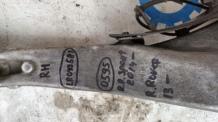 Range Rover Sport 14- Цапфа правая передняя 0595