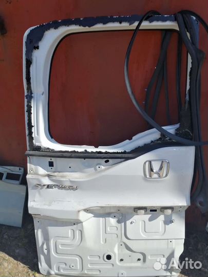 Дверь багажника задняя Honda Stepwgn RP2