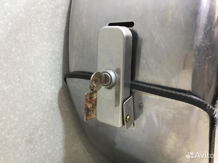 Ниша запасного колеса Toyota Land Cruiser (120) -P