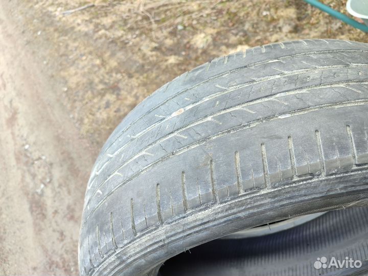 Bridgestone Dueler H/T 843 215/60 R17