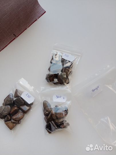 Россыпь бронзита