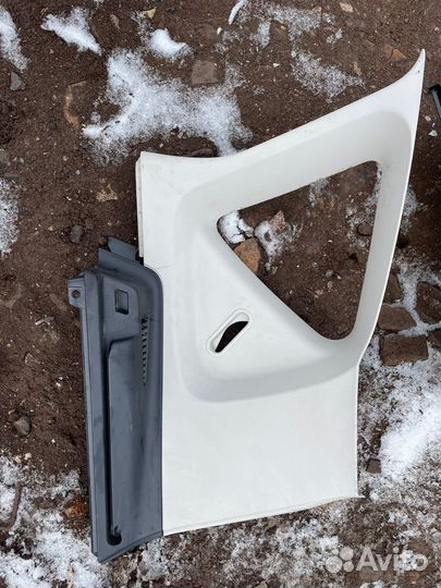 Мерседес A class w169 обшивка стойки багажника