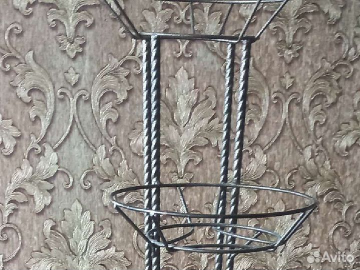 Подставка для цветов напольная металлическая