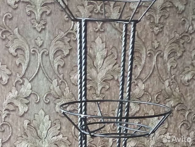 Подставка для цветов напольная металлическая