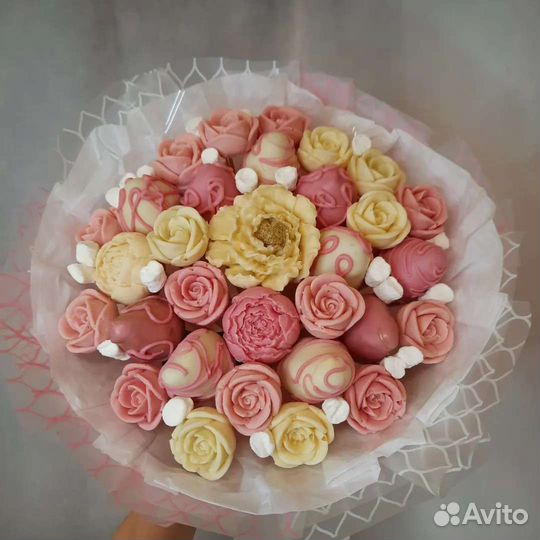 Букеты из шоколадных роз