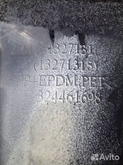 Подкрылок передний правый Opel Astra J 2010