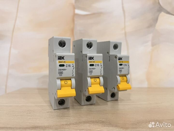 Автоматический выключатель iEK