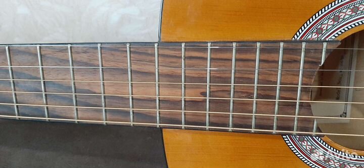 Классическая гитара,струны