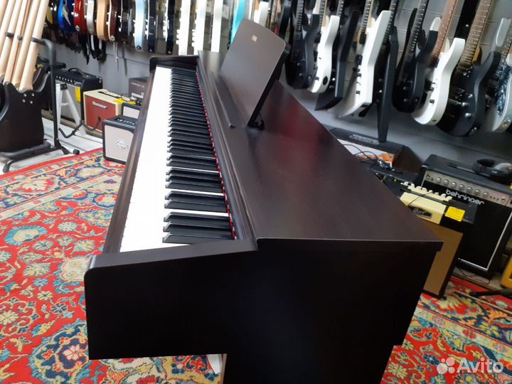 Электропианино Yamaha