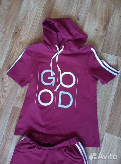 Спортивный костюм женский