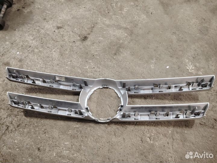 Решетка переднего бампера gl 2012-2016