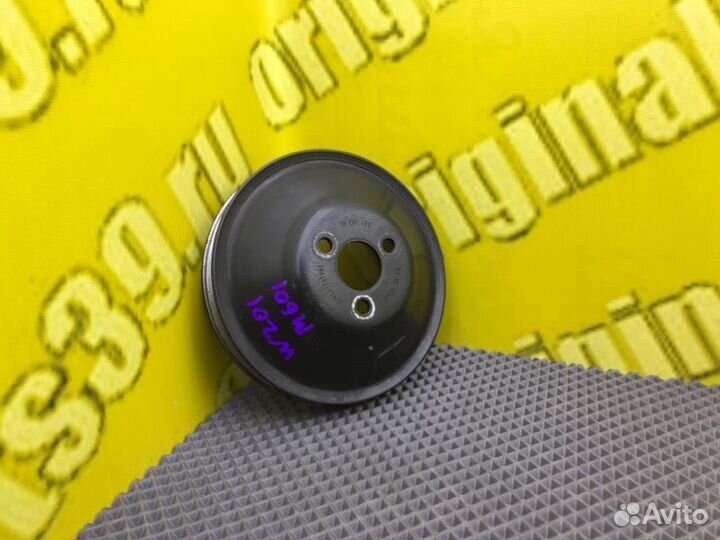 Шкив насоса гур Mercedes-Benz S124 M102.963 1992