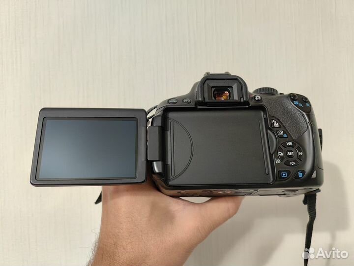 Canon 650D 50mm 1.8 II 14850 кадров