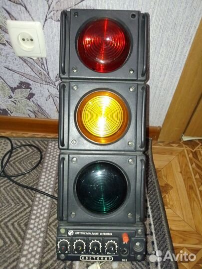 Цветомузыкальная установка светофор