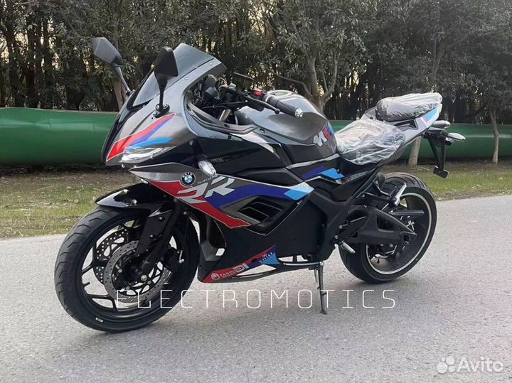 Электромотоцикл BMW RR