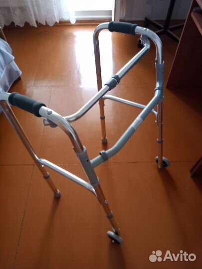 Ходунки для взрослых инвалидов