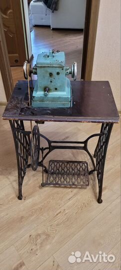 Продам скорняжную машинку