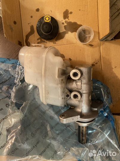 Главный тормозной цилиндр toyota RAV4