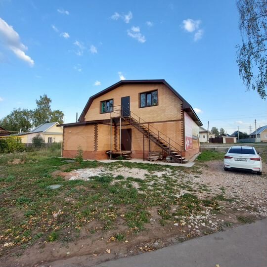 Дом 230 м² на участке 4,7 сот.