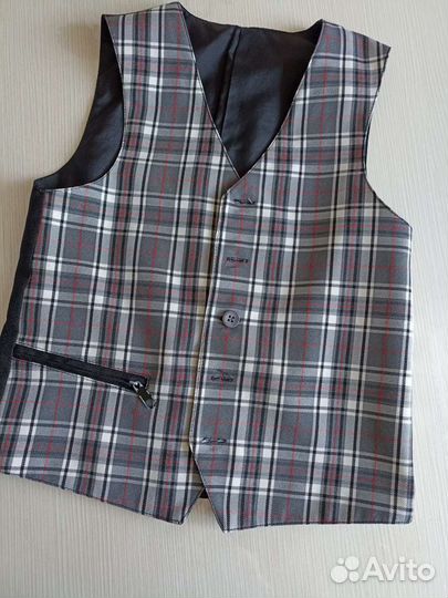 Жилетка для мальчика школьная