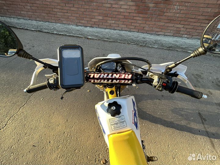 Suzuki dr250s