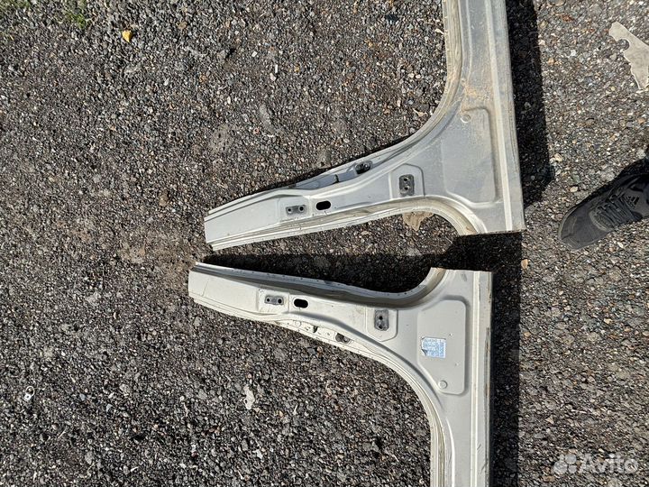 Центральная стойка Nissan X-Trail T31