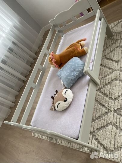 Детская кровать из бука