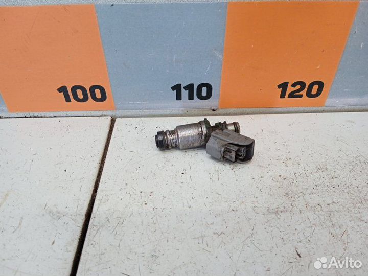 Форсунка топливная Toyota Rav4 XA10 2.0 1997