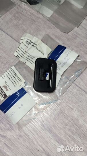 Уплотнитель крышки багажника w140