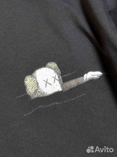 Футболка Off White x Kaws (Премиум)