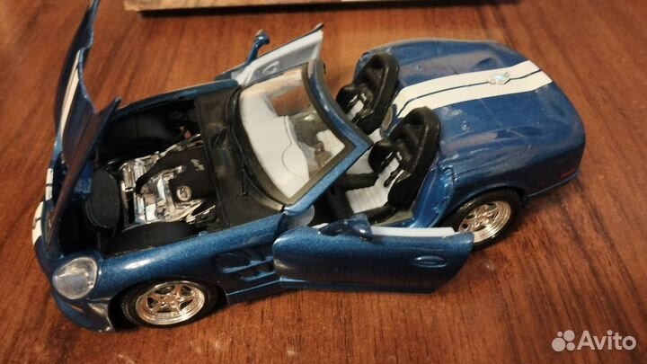 Модель автомобиля shelby 1:24