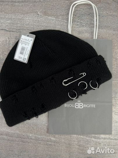 Шапка бини с кольцами