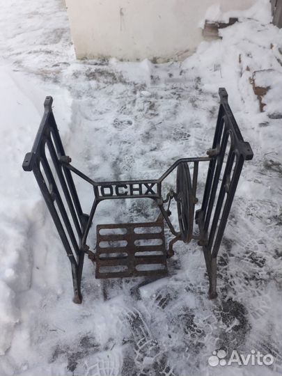 Станина чугунная от швейной машины