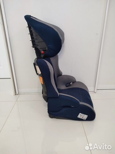 Автомобильное кресло