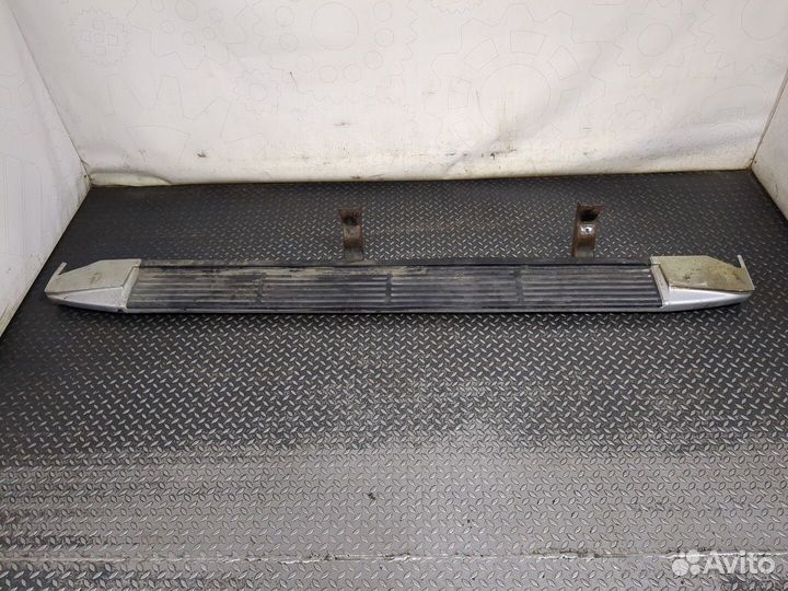 Подножка Infiniti QX56, 2004