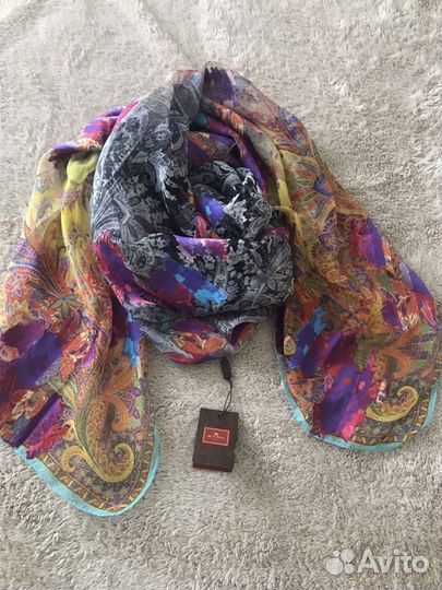 Платок Etro. Новый