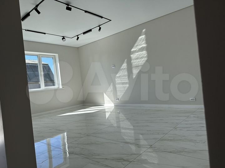 Дом 200 м² на участке 4,2 сот.