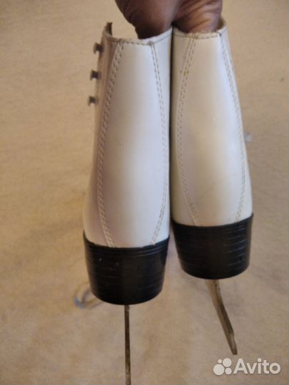 Коньки фигурные 38 размер