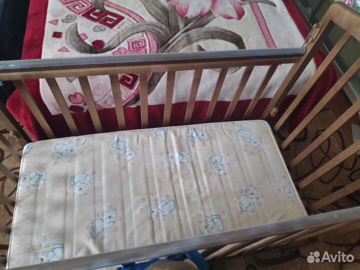 Детская кроватка
