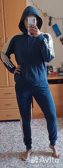 Костюм спортивный