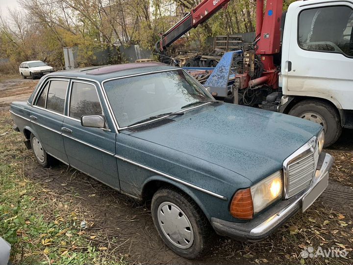 Mercedes-Benz W123 2.0 МТ, 1980, 300 000 км