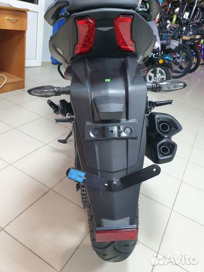 Мотоцикл Bajaj Dominar 400UG