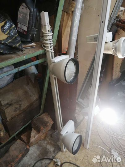 Трековые светильники фирмы lival, LUG