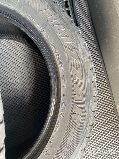 Bridgestone Blizzak DM-V1 225/60 R17