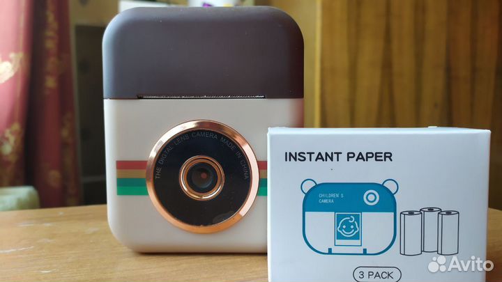 Фотоаппарат моментальной печати с набором плёнок