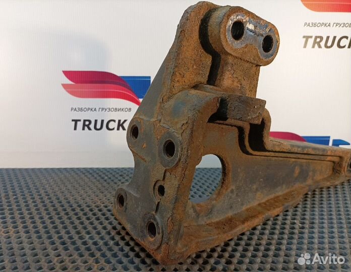 Кронштейн кабины левый камаз 5490