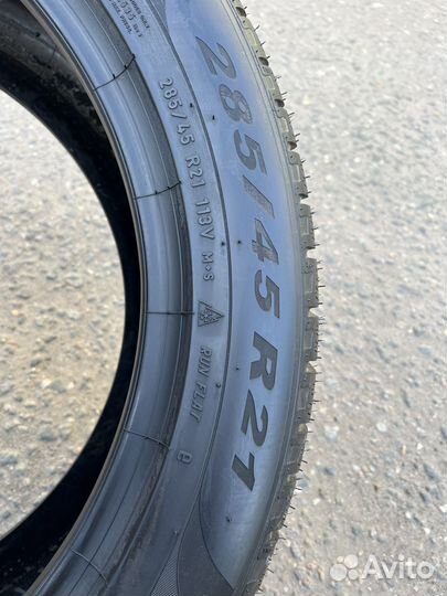 Pirelli Scorpion Winter RFT 285/45 R21 113V