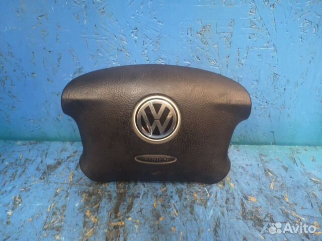 Подушка безопасности водителя Volkswagen Passat B5