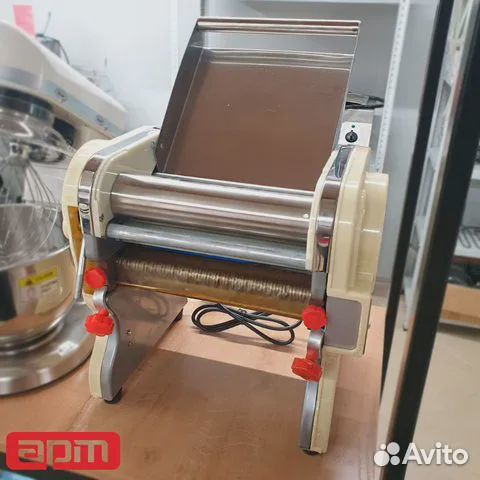 Тестораскатка-лапшерезка Xinxin DHH-240C