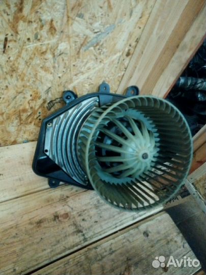 Моторчик печки Фольксваген Пассат В5 В5+ Шкода Суп